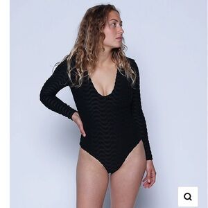 NWT Seea Valentina Wetsuit / Long sleeve bathing suit